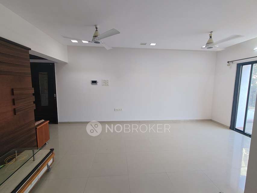 3 BHK Flat In Savannah 2 Co-operative Housing Society Limited for Rent  In Wagholi