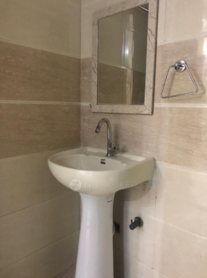 2 BHK Flat In Apartment For Sale  In Indirapuram