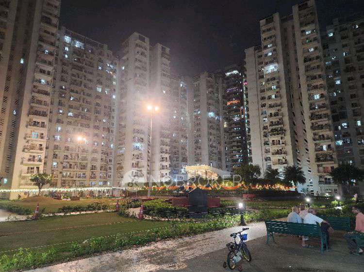 3 BHK Flat In Vvip Homes For Sale  In Sector 16c