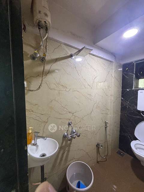 1 RK Flat In Farzana Apartment For Sale  In Kurla West