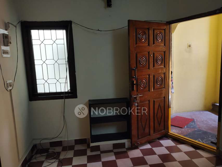 2 BHK Flat In Sri Mathangi Apartments, Medavakkam For Sale  In Saidapet