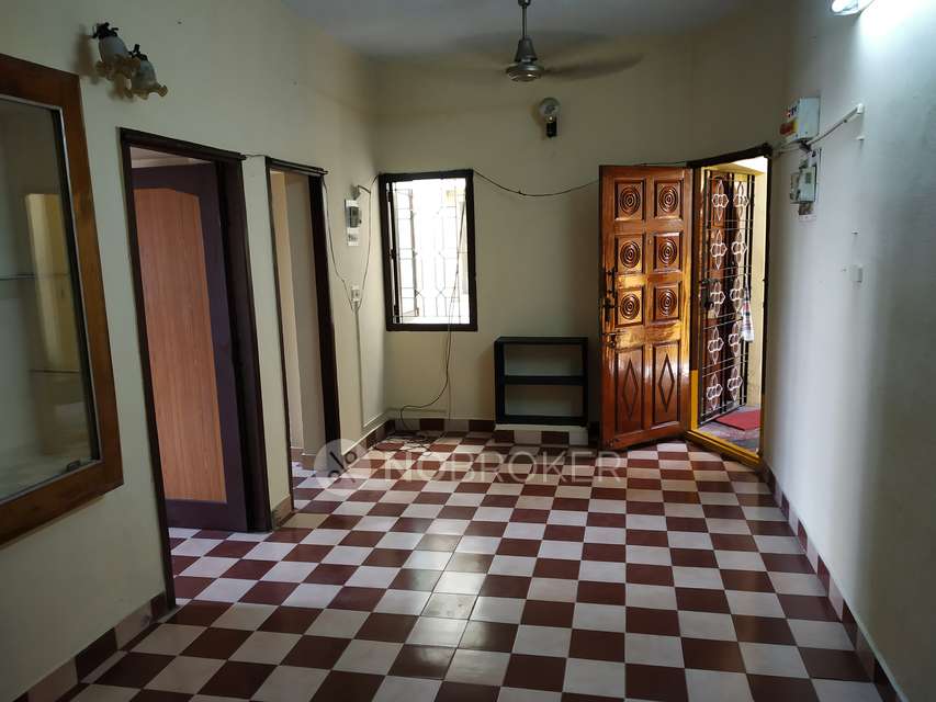 2 BHK Flat In Sri Mathangi Apartments, Medavakkam For Sale  In Saidapet