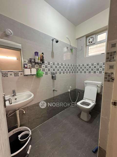 2 BHK Flat In Sv Sarovar For Sale  In Apartment