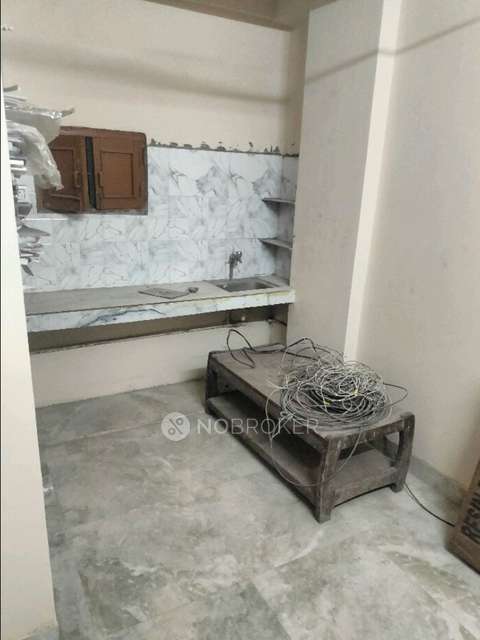 1 BHK Flat In Standalone Building  for Rent  In Mayur Vihar