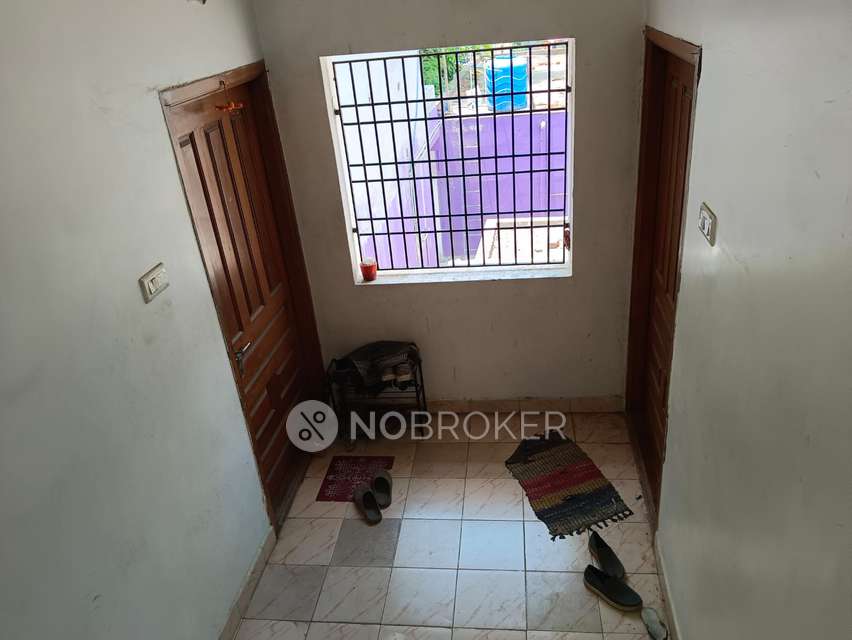 4+ BHK Flat In Independent For Sale  In Manapakkam