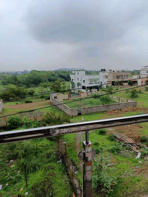 1 BHK Flat In Ashirvad Building for Rent  In Defense Colony