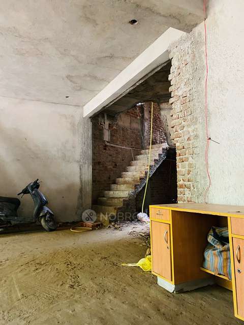 Godown/Warehouse in Sector 31, Gurgaon for Rent 