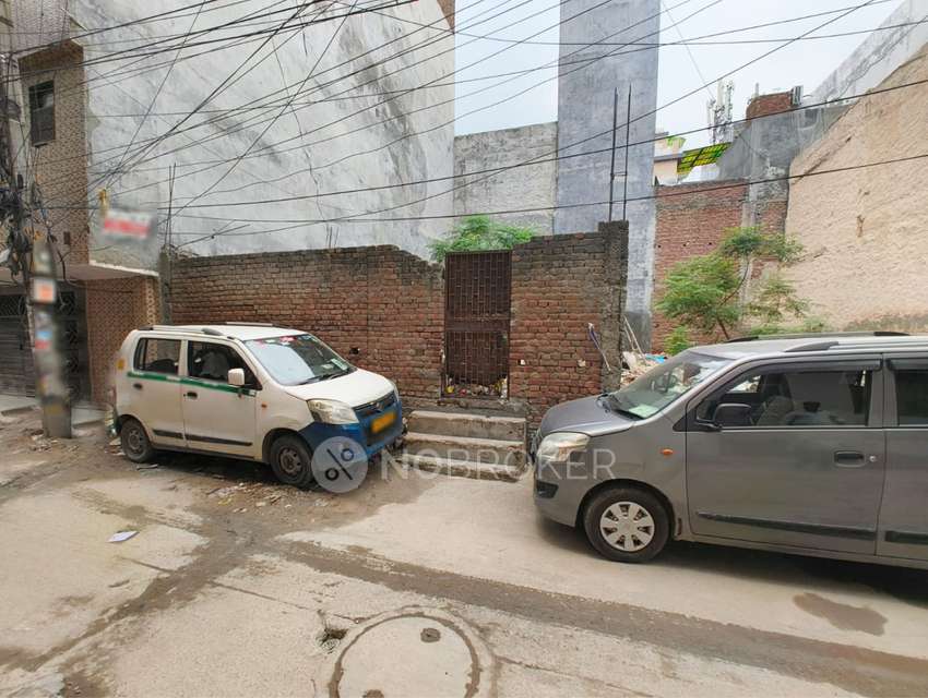 Plot For Sale  In Burari