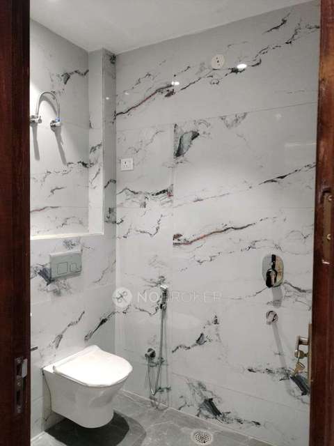 4 BHK Flat In Sb For Sale  In Mahavir Enclave