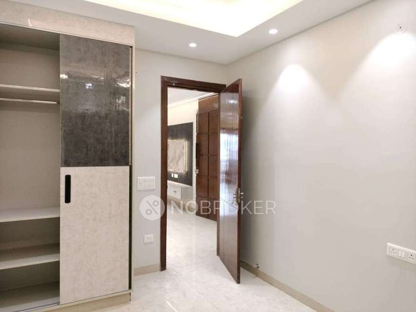 4 BHK Flat In Sb For Sale  In Mahavir Enclave