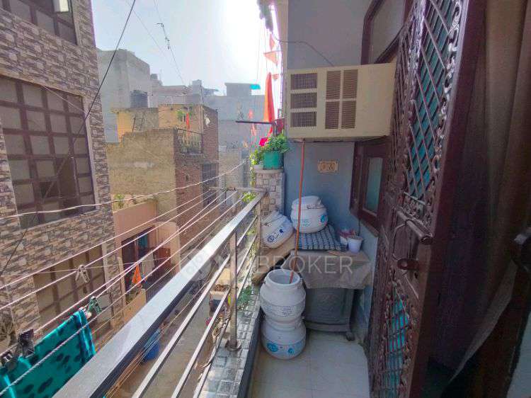 2 BHK Flat In Standalone Building  For Sale  In Uttam Nagar