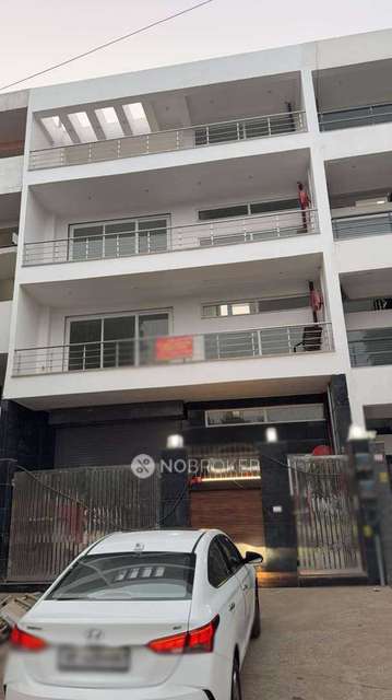 Industrial Building in Sector 69, Noida for Rent 