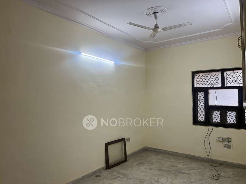 3 BHK Flat In Apartment For Sale  In Tughlakabad Extension Street No. 23