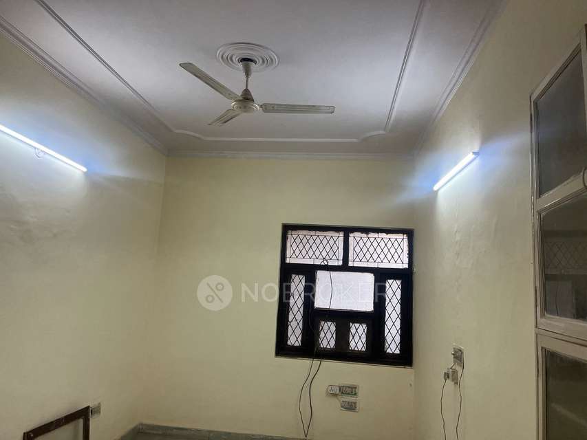 3 BHK Flat In Apartment For Sale  In Tughlakabad Extension Street No. 23