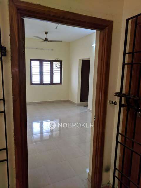 2 BHK Flat In Rose Garden Flats For Sale  In Pallikaranai