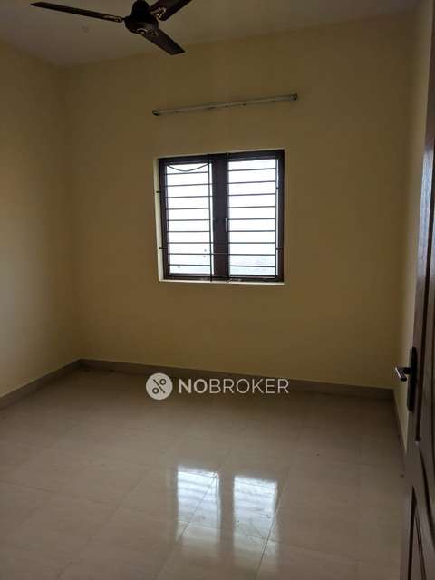 2 BHK Flat In Rose Garden Flats For Sale  In Pallikaranai