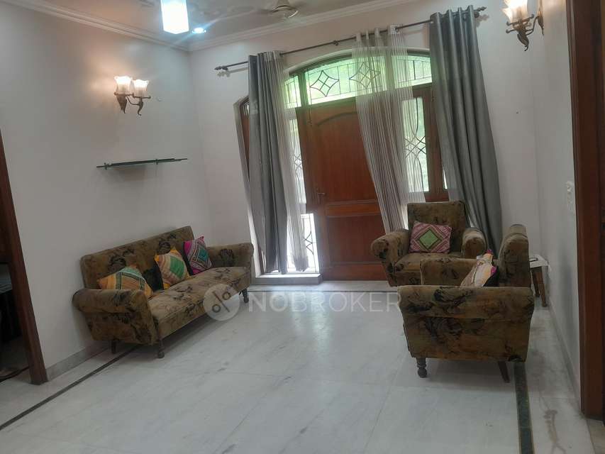 2 BHK House for Rent  In Sushant Lok Phase I, Sector 43