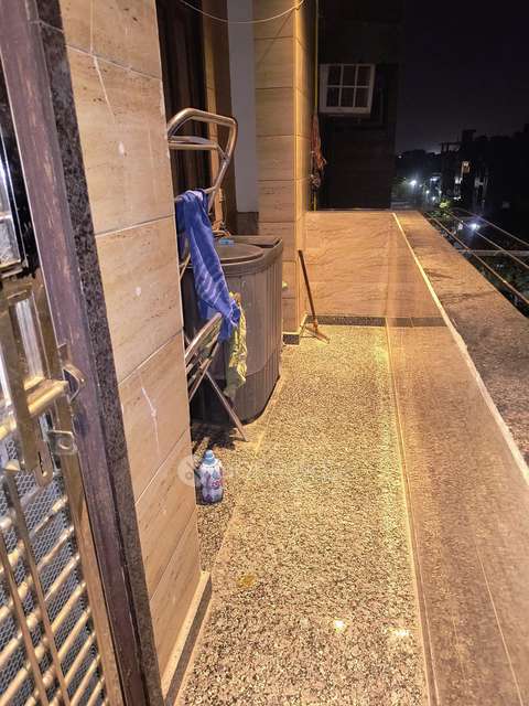 4 BHK Flat In Standalone Building  For Sale  In Rohini