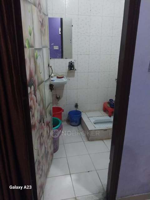 2 BHK Flat In Ka Block Pratap Vihar For Sale  In Ka Block Pratap Vihar, Park 3