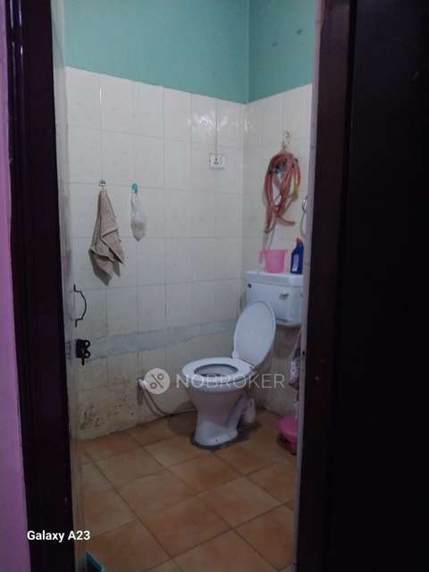 2 BHK Flat In Ka Block Pratap Vihar For Sale  In Ka Block Pratap Vihar, Park 3