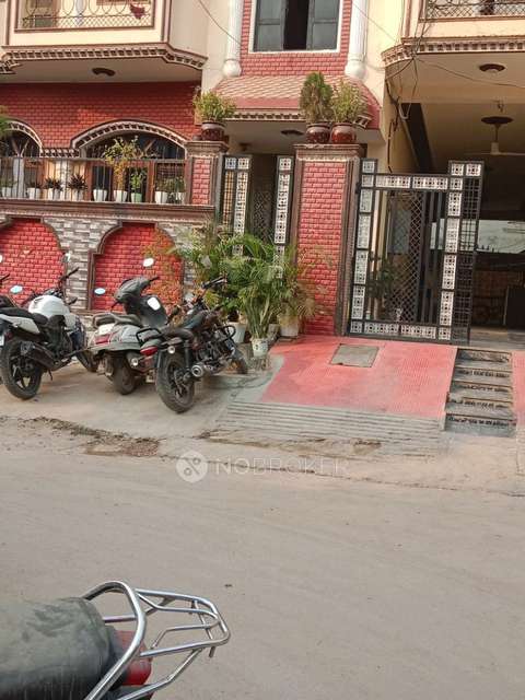 1 BHK Flat In Standalone Building  for Rent  In Sector 46