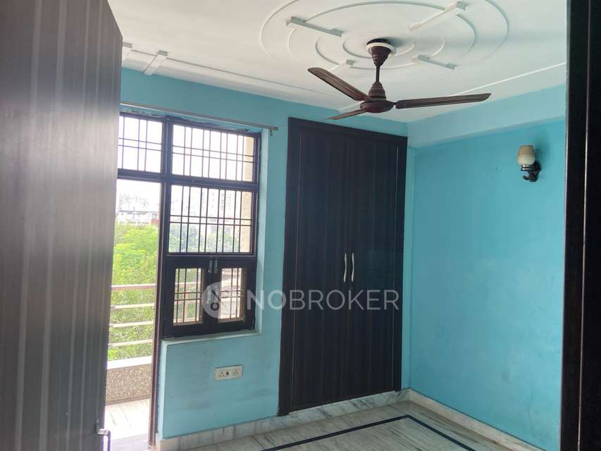 2 BHK Flat In Stand Alone Building  for Rent  In Sector 45