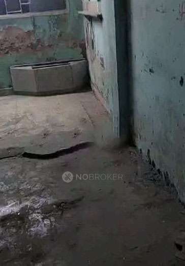 Godown/Warehouse in Moti Nagar, Delhi for sale 