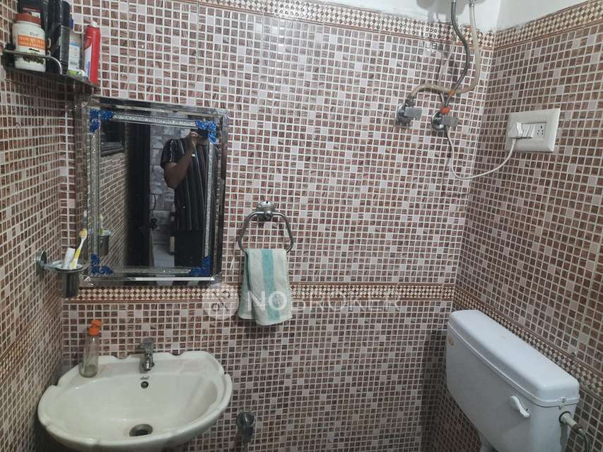 2 BHK Flat In Standalone Building  For Sale  In Rohini