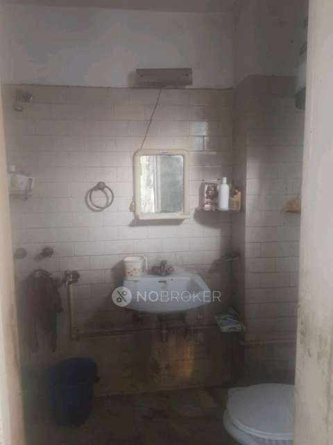 3 BHK Flat In Om Apartments, Punjabi Bagh For Sale  In Punjabi Bagh