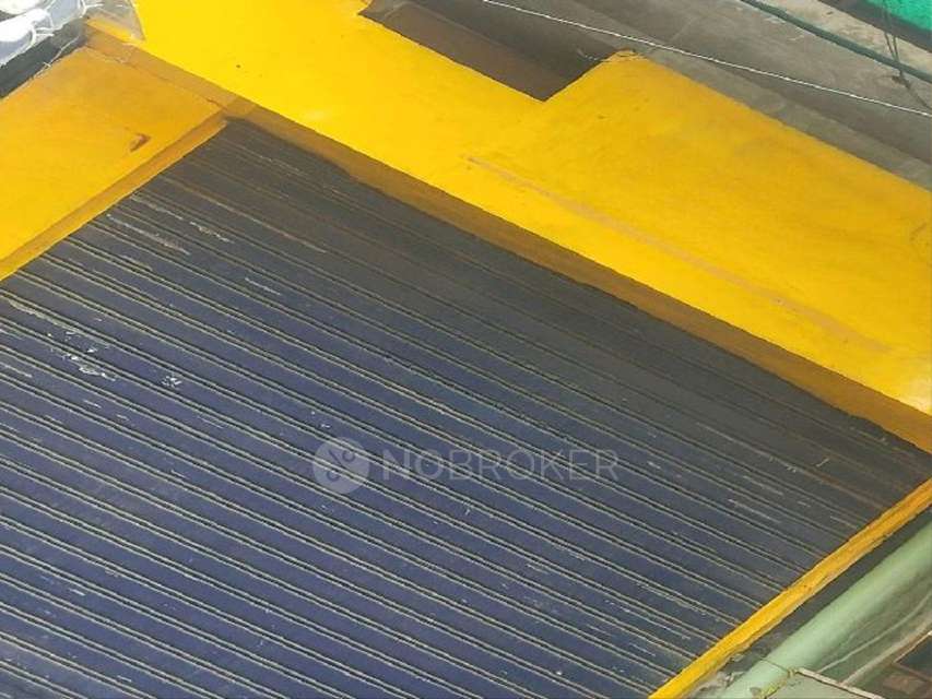 Shop in Ramesh Nagar, Delhi for sale 