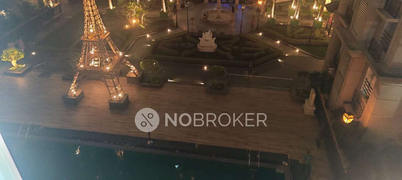 2 BHK Flat In Kanakia Paris For Sale  In Bandra East