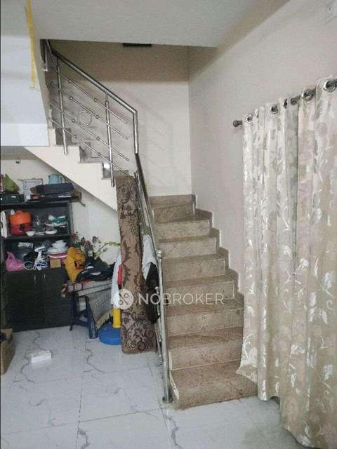 4+ BHK House For Sale  In  Gollahalli