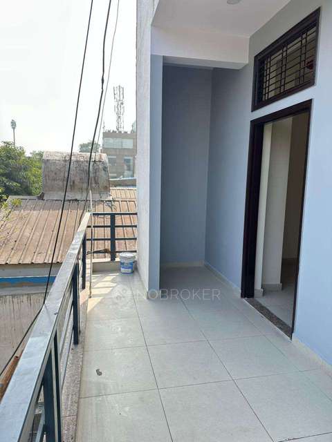 Industrial Building in Sector 6, Noida for Rent 