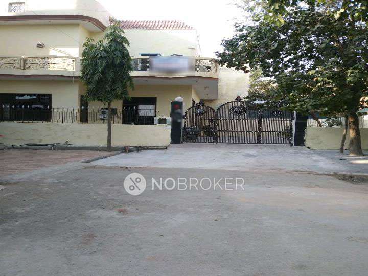 PG for Boys in Alpha I 