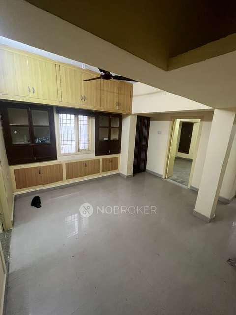3 BHK Flat In Anand Apartment (only Veg + Bachelor Allowed) for Rent  In Mylapore