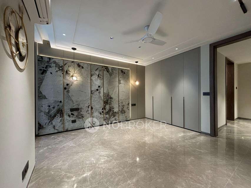 4 BHK House for Rent  In Galleria Market