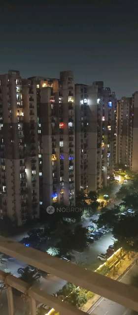 PG for Boys in Supertech Ecociti 