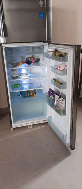 PG for Boys in Supertech Ecociti 