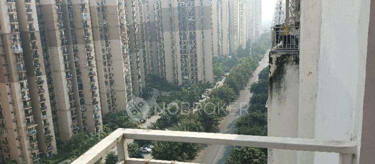 PG for Boys in Supertech Ecociti 