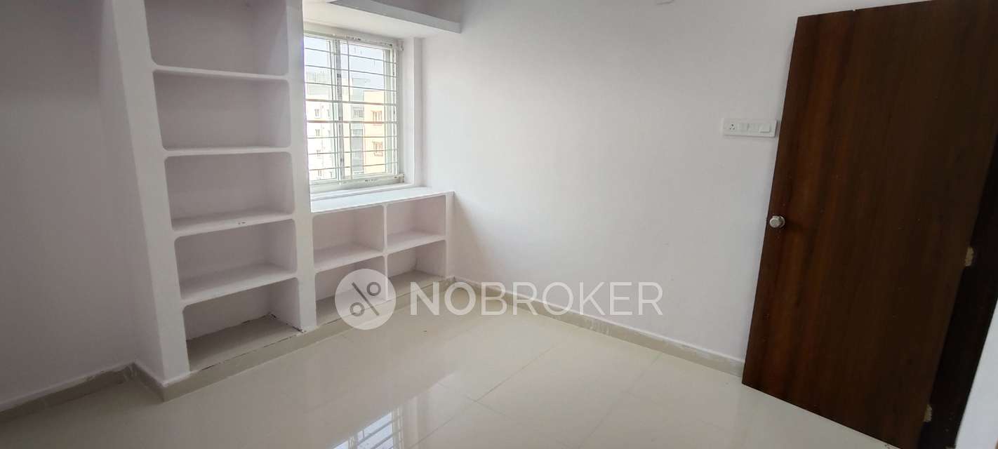 2 BHK Flat In Tulasi Lake Front For Sale  In Jeedimetla