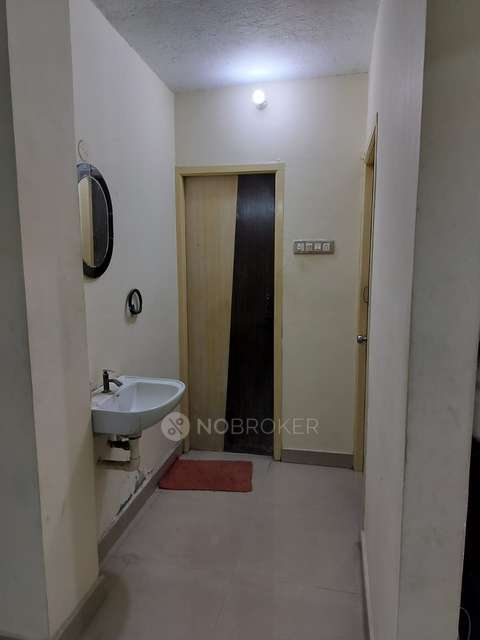 2 BHK Flat In Shubh Shanthi Flats For Sale  In Thoraipakkam