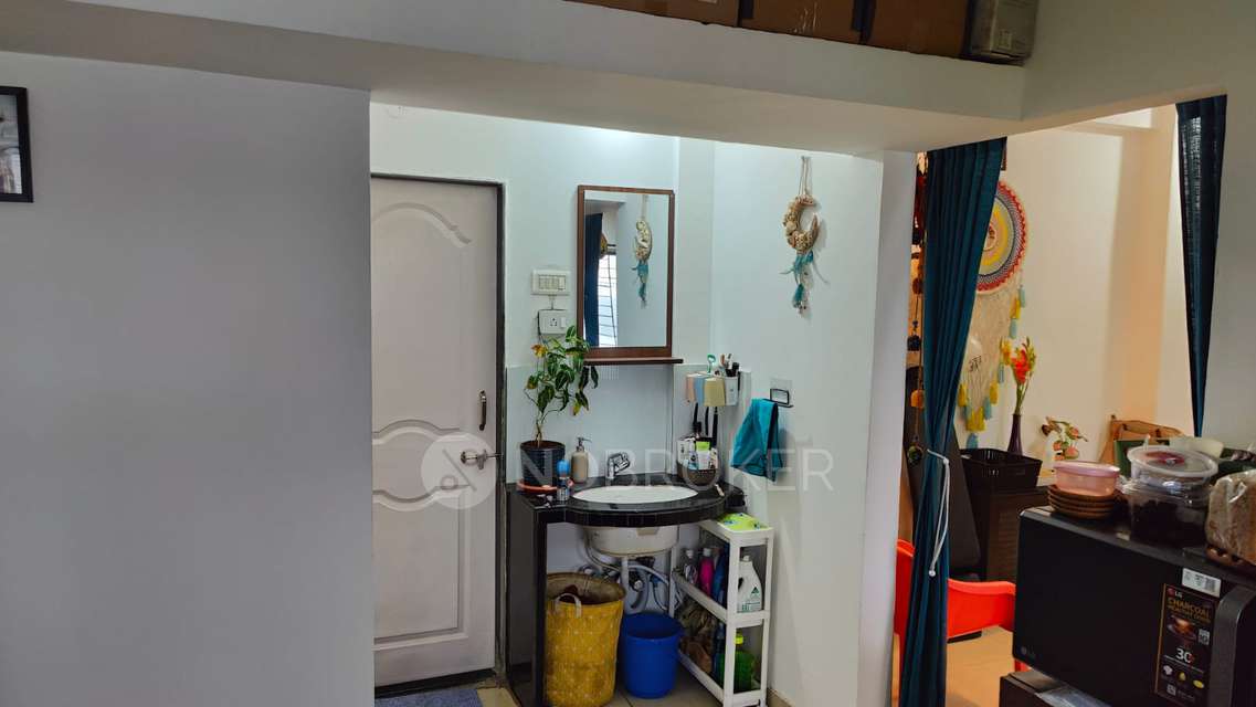 1 BHK Flat In Sapphire Lakeside Chs For Sale  In Powai