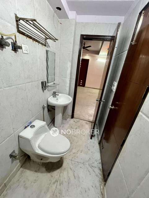 3 BHK Flat For Sale  In Laxmi Nagar