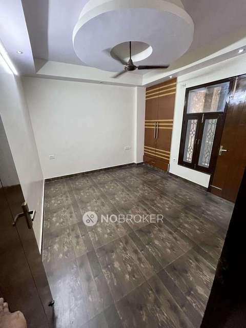 3 BHK Flat For Sale  In Laxmi Nagar