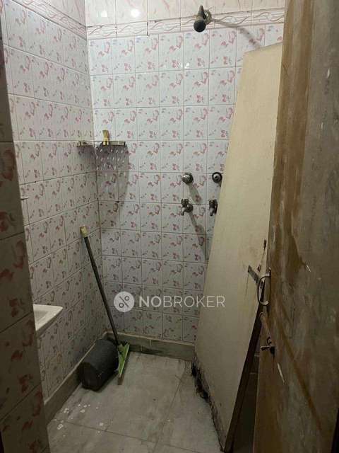 4 BHK Flat For Sale  In  Rohini