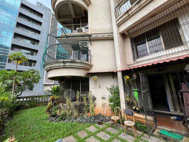 2 BHK Flat In Neelkanth Kingdom For Sale  In Ghatkopar West