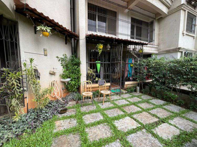 2 BHK Flat In Neelkanth Kingdom For Sale  In Ghatkopar West