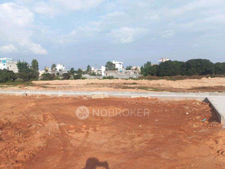 Plot For Sale  In Vs In Aduru