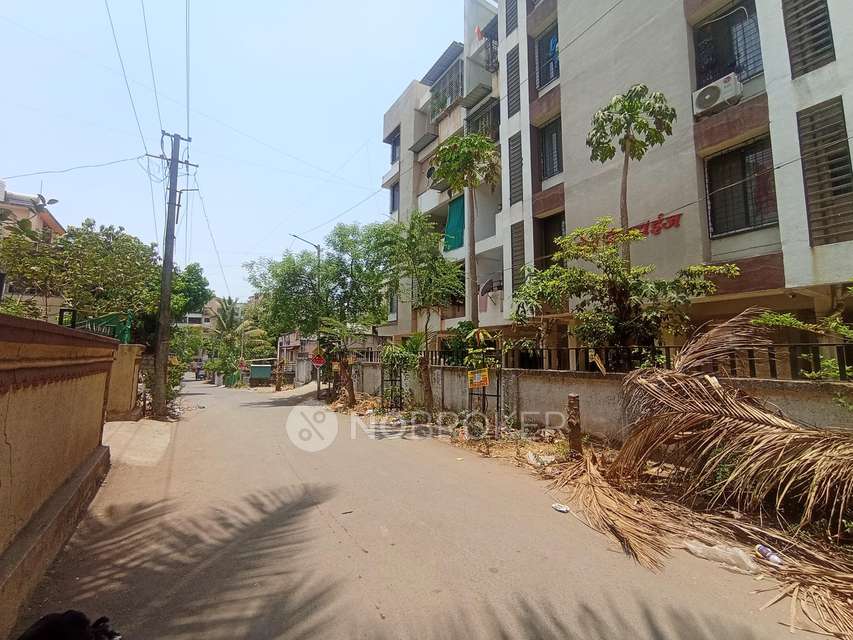 2 BHK Flat In Shrey Paradise For Sale  In Dhanori