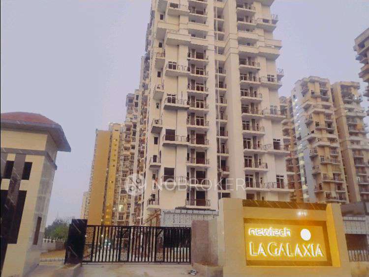 Shop in La Galaxia Greater Noida, Greater_noida for sale 